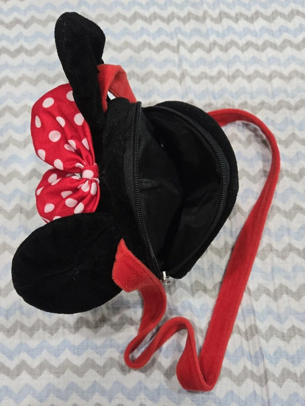 Minnie Mouse Plush Crossbody Purse